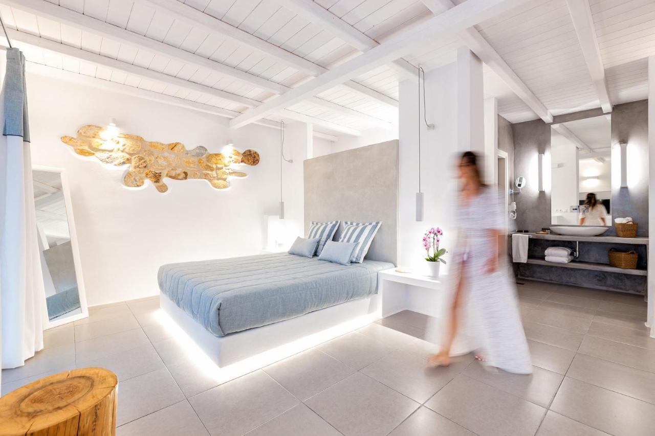 Blue Mare Villas Páros Buitenkant foto