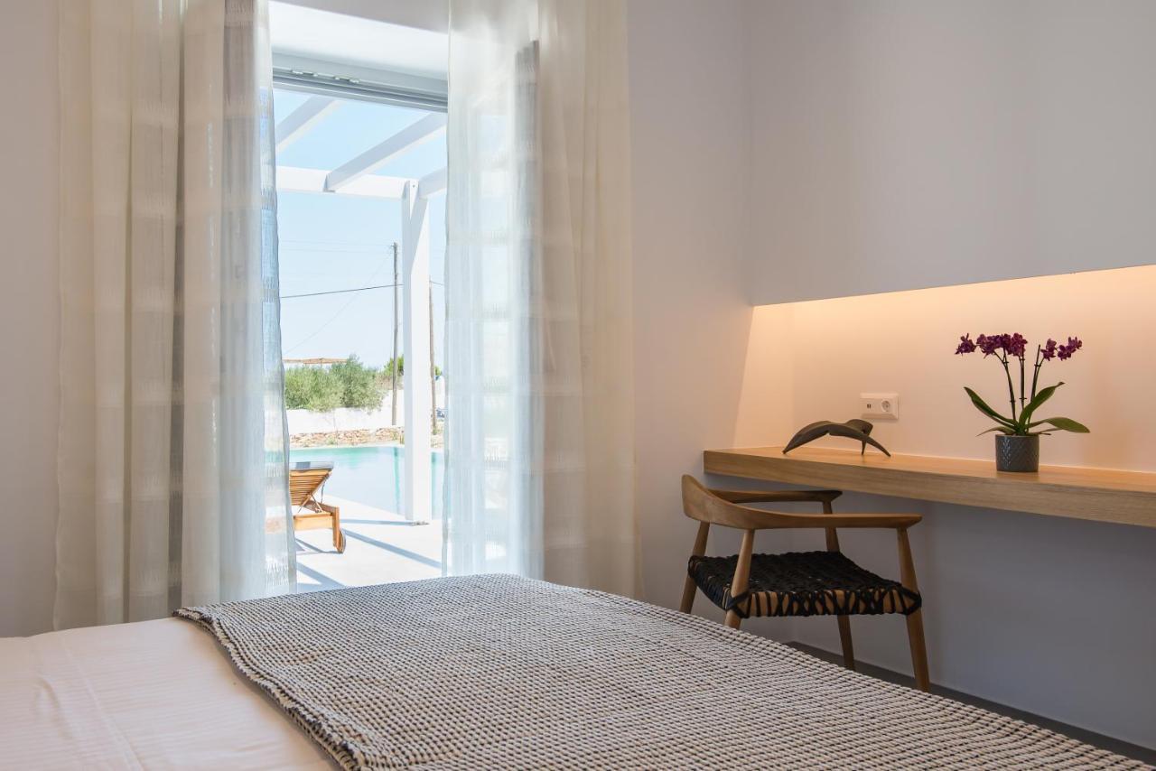 Blue Mare Villas Páros Buitenkant foto