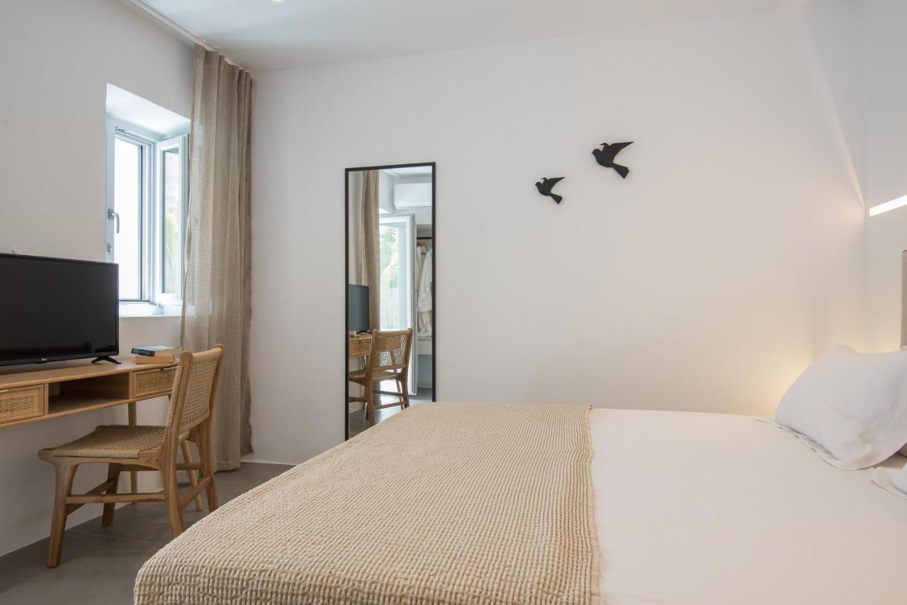 Blue Mare Villas Páros Buitenkant foto