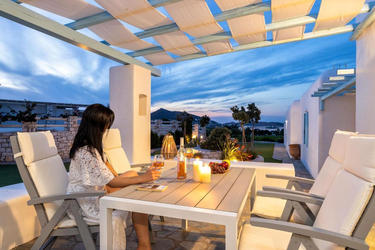Blue Mare Villas Páros Buitenkant foto