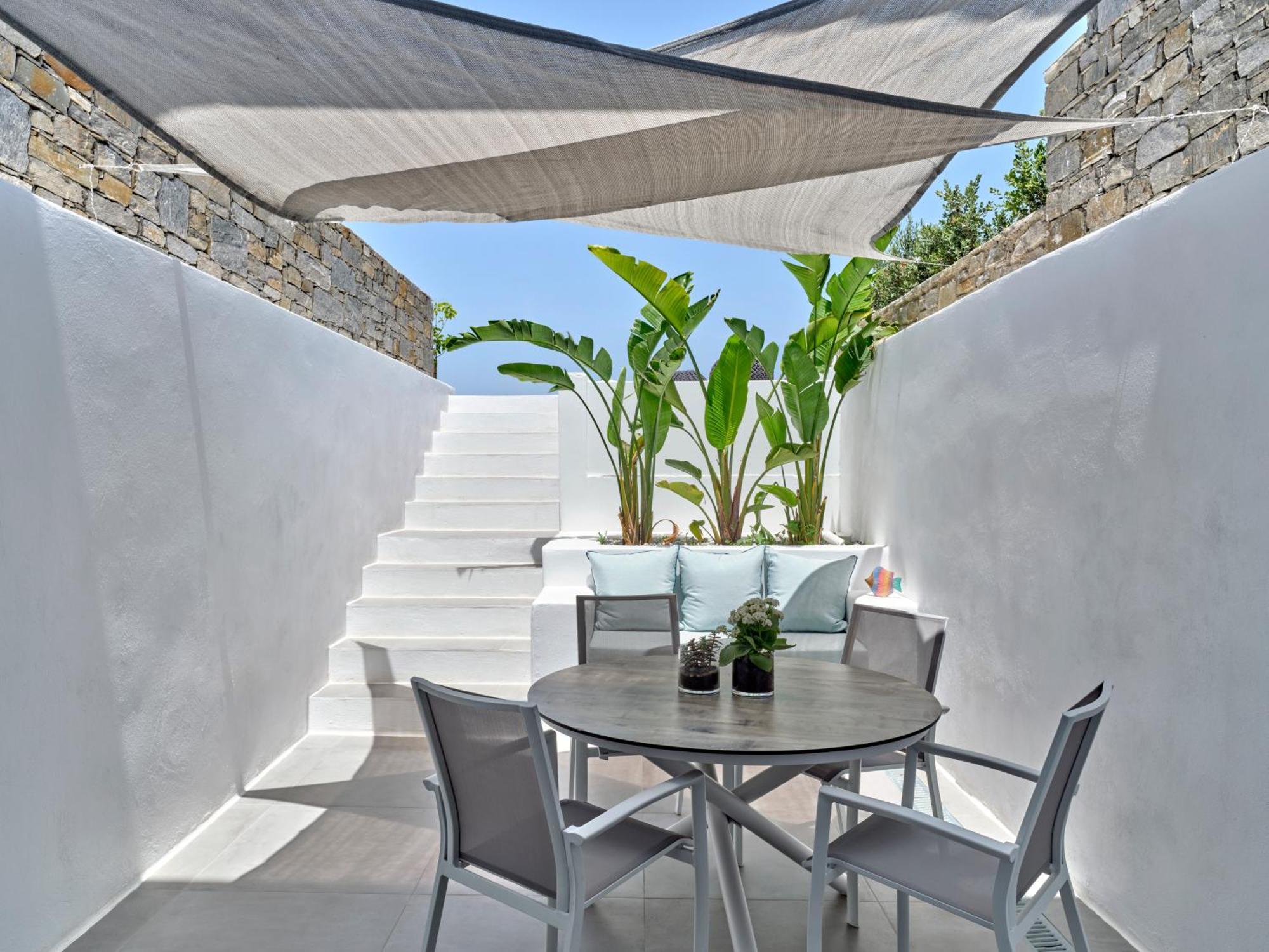 Blue Mare Villas Páros Buitenkant foto