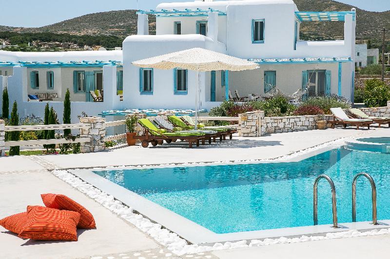 Blue Mare Villas Páros Buitenkant foto